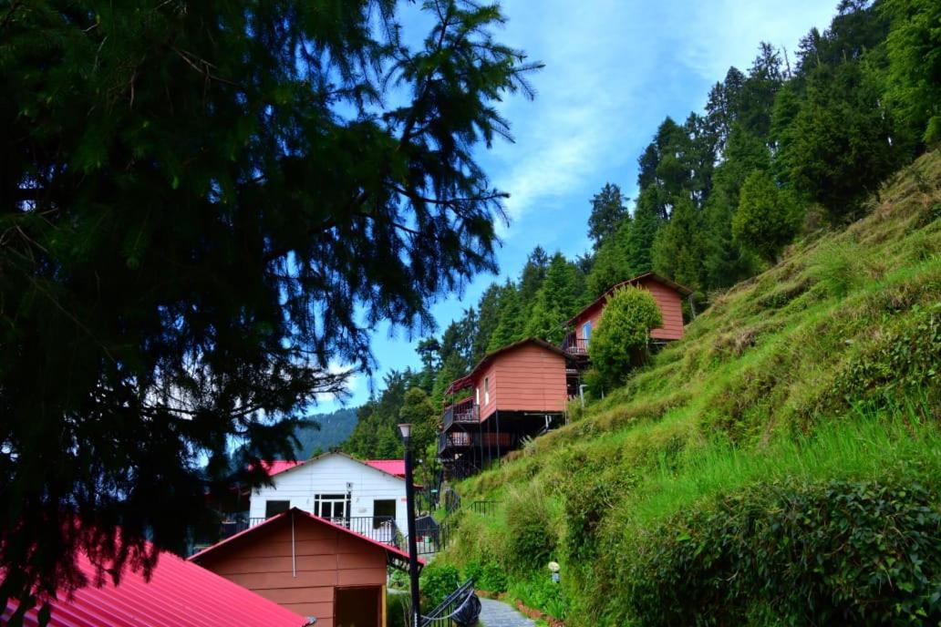 Aamod Resorts Dalhousie ! Luxury Cottage Resort Exterior photo
